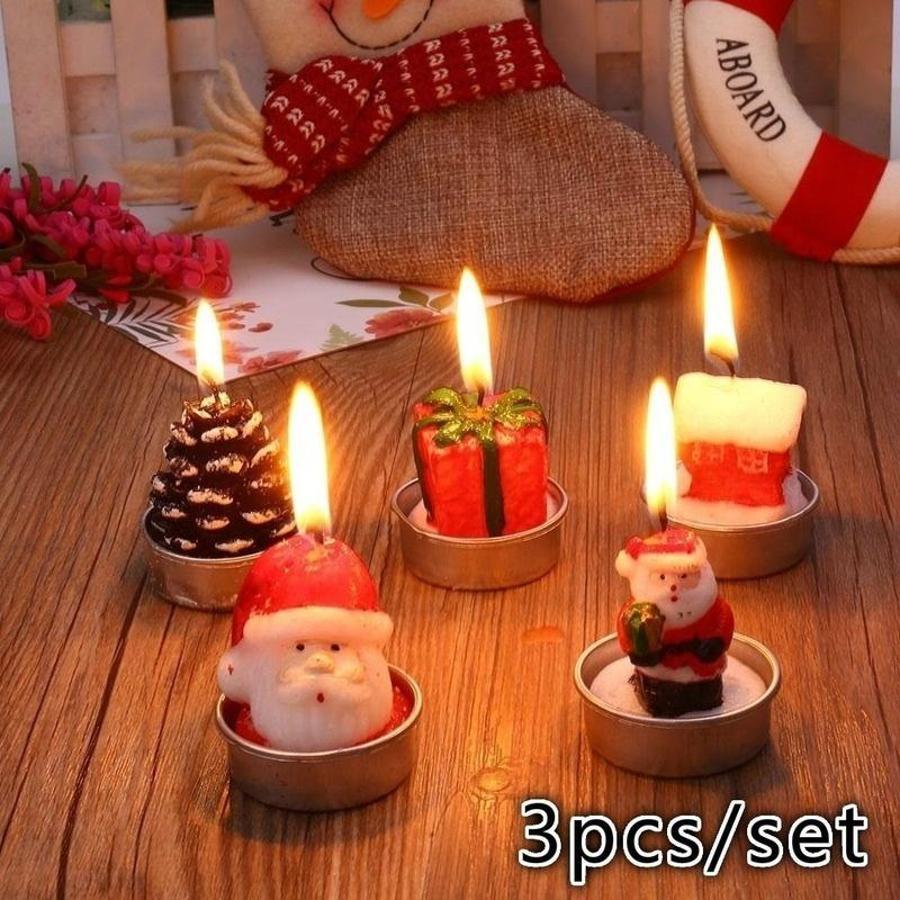 クリスマス装飾キャンドル3点セット。サンタ、雪だるま、家、松 - Holiday Candle Set のレビューと価格